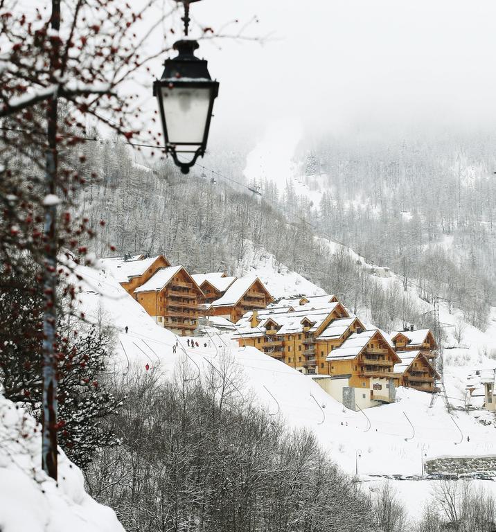 Residence Odalys Le Hameau Et Les Chalets De La Vallee D'Or Valloire Exteriör bild