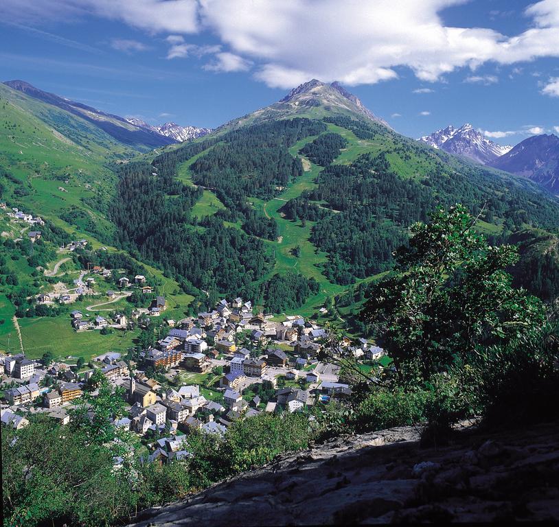 Residence Odalys Le Hameau Et Les Chalets De La Vallee D'Or Valloire Exteriör bild