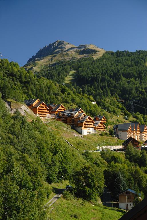 Residence Odalys Le Hameau Et Les Chalets De La Vallee D'Or Valloire Exteriör bild