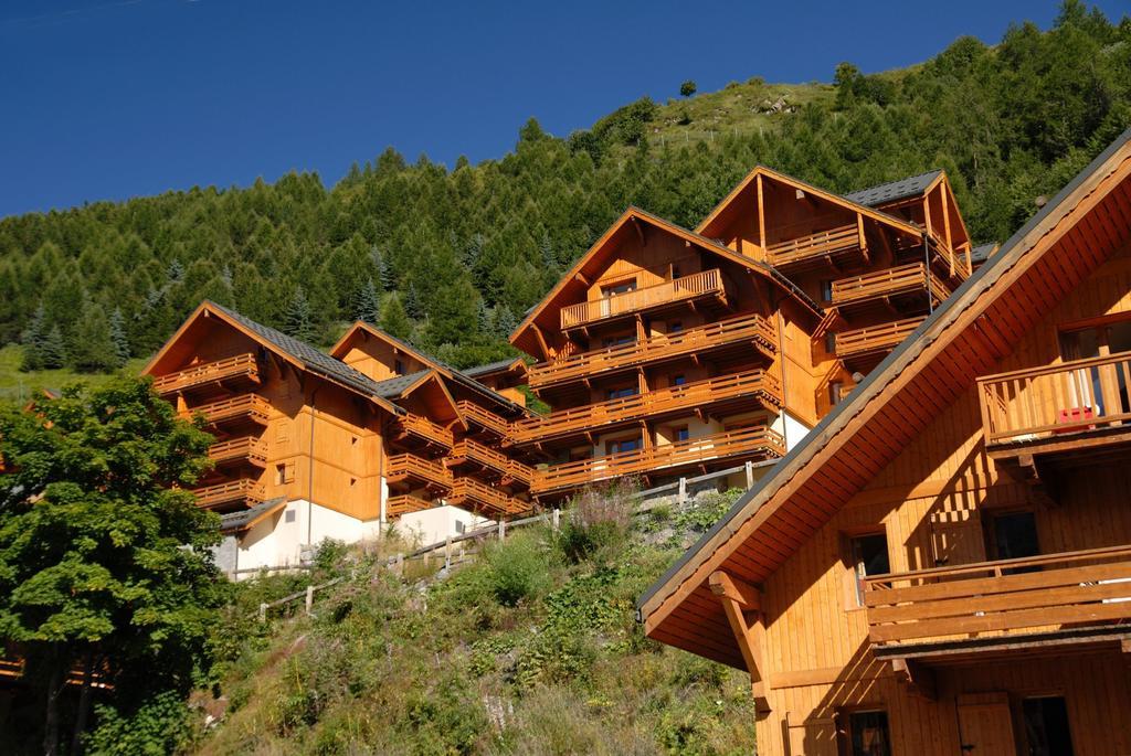 Residence Odalys Le Hameau Et Les Chalets De La Vallee D'Or Valloire Exteriör bild